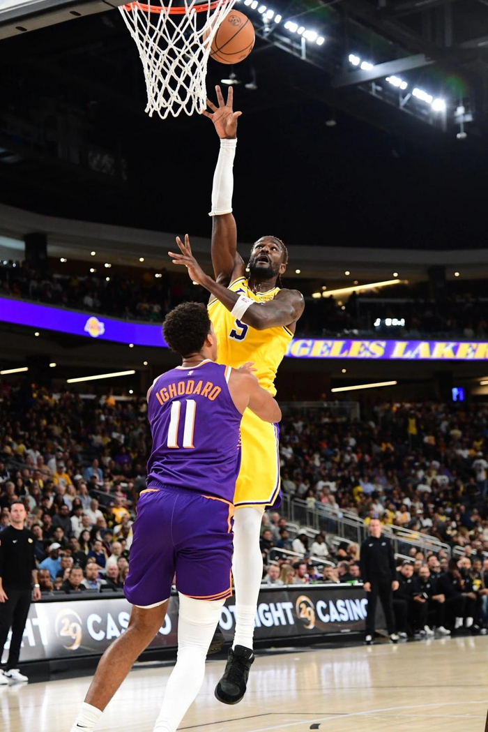 关于洛杉矶湖人发布备战花絮，关键时刻官宣签约，欧篮联任务艰巨，数据趋势出现新变化的信息